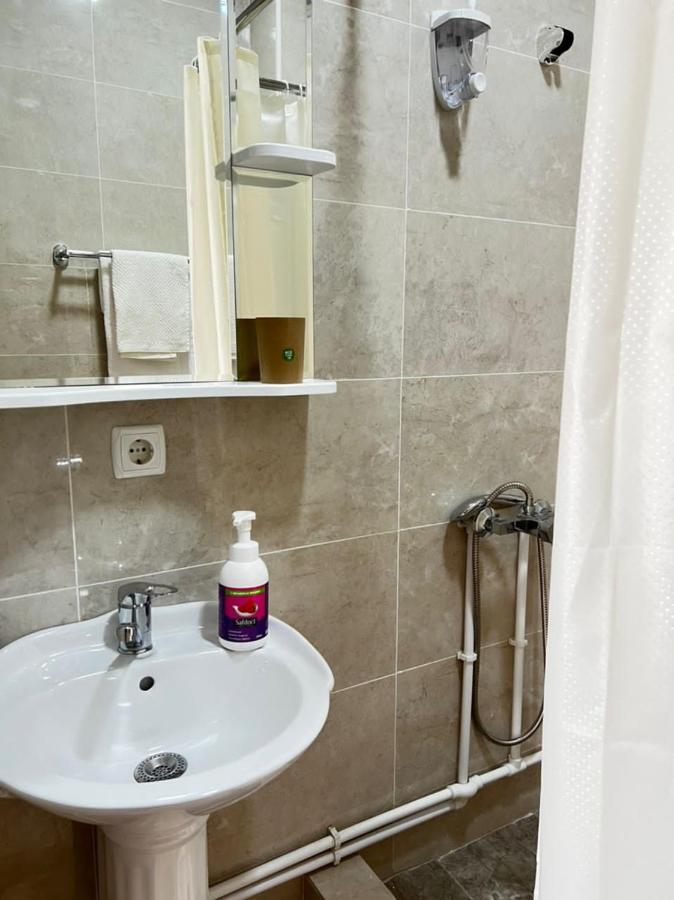 Meiman House Close To Asia Mall Бишкек Экстерьер фото